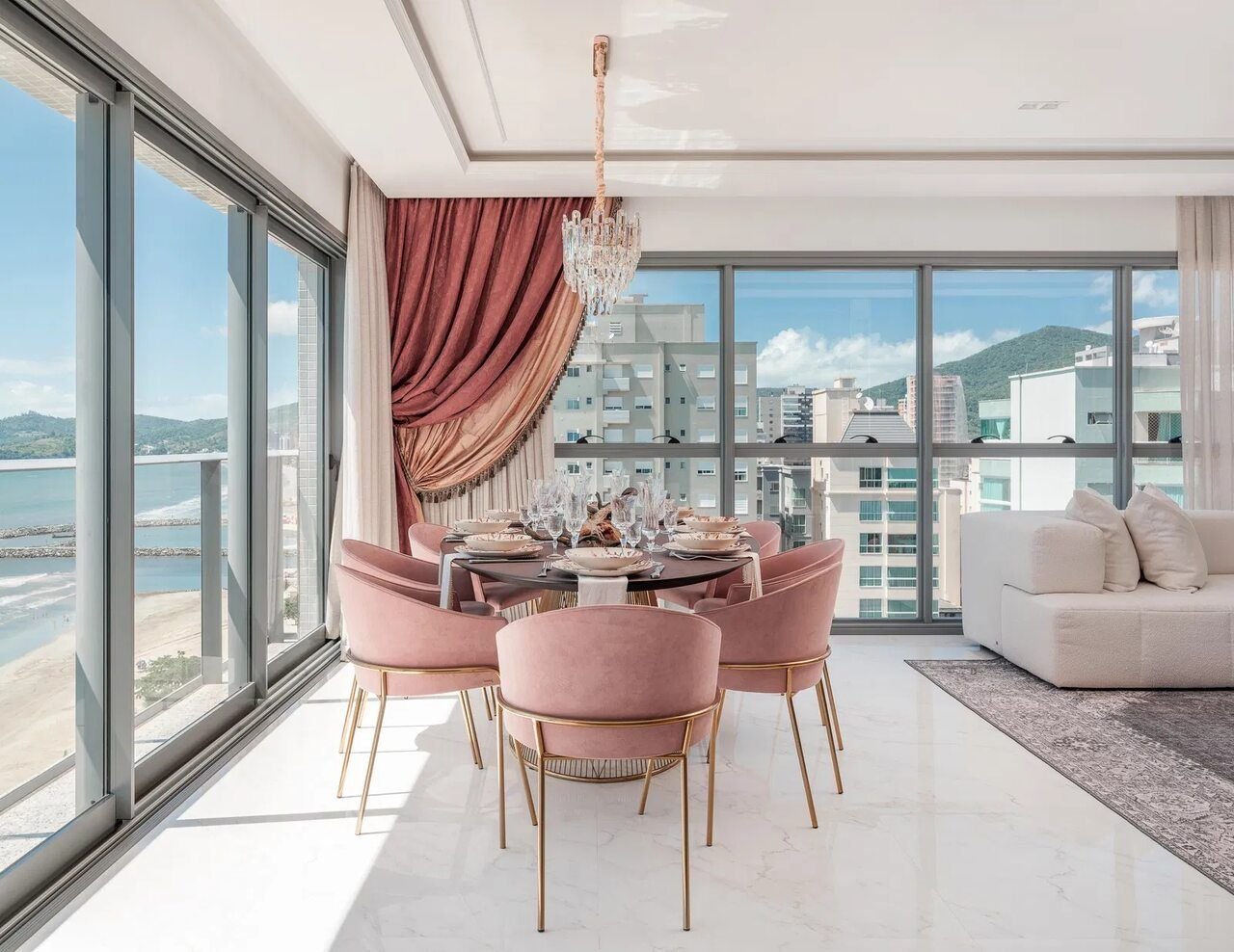 Apartamento Decorado Gessele em Meia Praia, Itapema